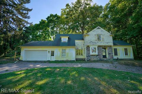 3759 Sunset Dr, Flint, MI 48503 photo 1