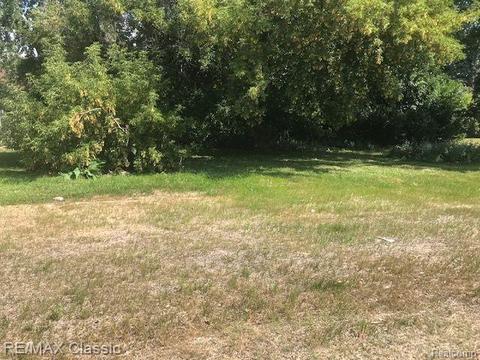 000 Greenfield, Royal Oak, MI 48073