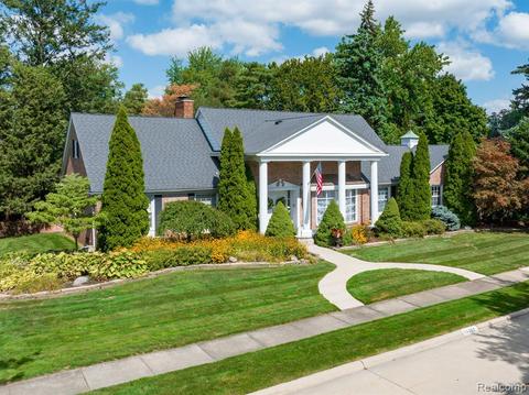 14602 Williamsburg Dr, Riverview, MI 48193 photo 1