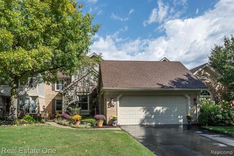 4775 Pine Eagles Dr, Brighton, MI 48116 photo 1