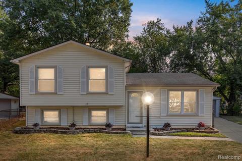 15473 Maple Ct, Romulus, MI 48174 photo 1