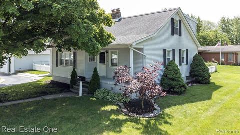 851 Massoit Rd, Clawson, MI 48017 photo 1