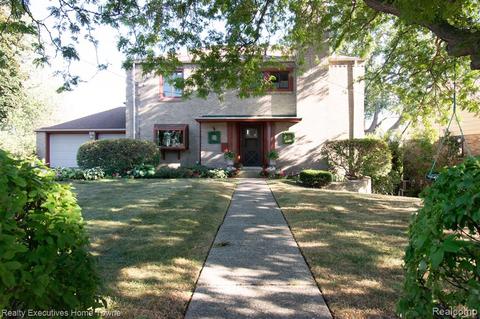 2990 Military St, Port Huron, MI 48060