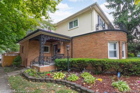 20605 Washtenaw St, Harper Woods, MI 48225