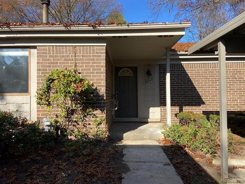 29745 Farmbrook Villa Ln, Southfield, MI 48034 photo 1