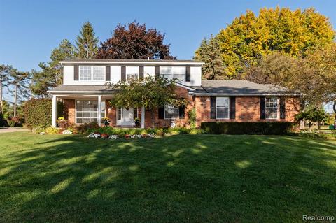 645 Lockmoore Ct, Rochester Hills, MI 48307 photo 1