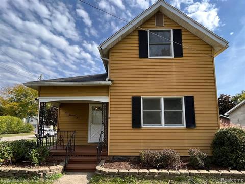 303 S Madison St, Perry, MI 48872 photo 1
