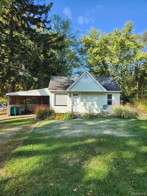 8980 Gabriel St, Romulus, MI 48174 photo 1