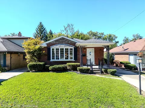 5733 Hubbell St, Dearborn Heights, MI 48127