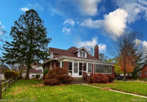 318 N Gratiot Ave, Clinton, MI 48036