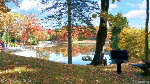 512 Fernhurst Crt Ct, Orion, MI 48362