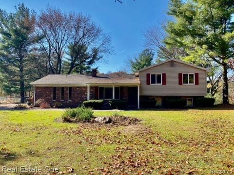 9942 Mcgregor Rd, Pinckney, MI 48169 photo 1