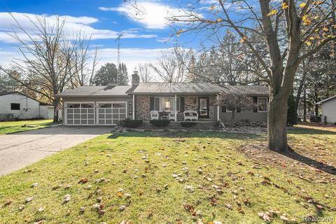 9209 Shoshone Trl, Flushing, MI 48433 photo 1