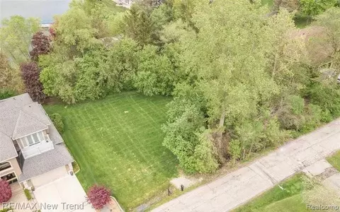 0000 Putnam, West Bloomfield, MI 48323