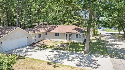 121 14th St, Denton, MI 48651