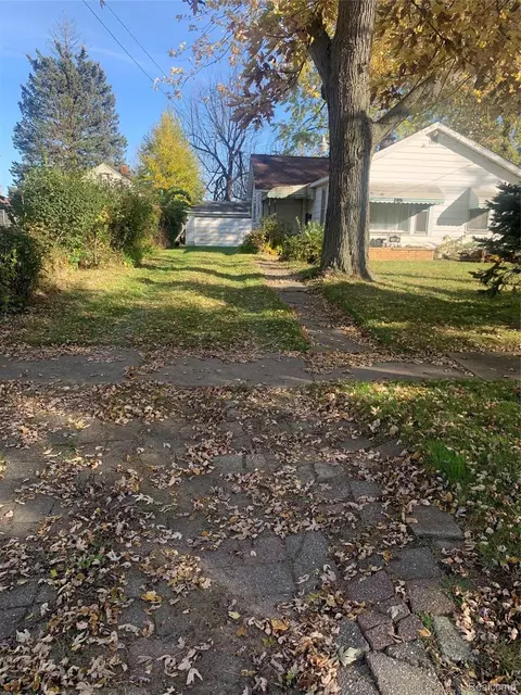 1909 Mcphail St, Flint, MI 48503