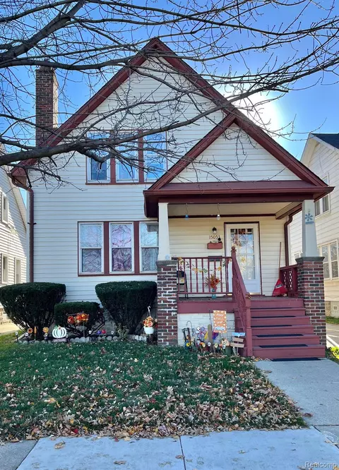15053 Cleophus Ave, Allen Park, MI 48101