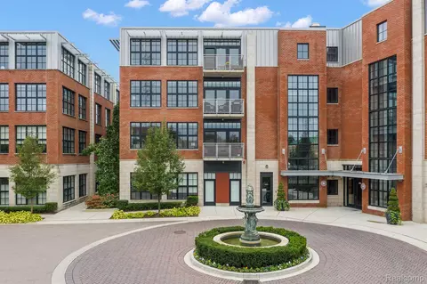 2051 Villa Rd #206, Birmingham, MI 48009
