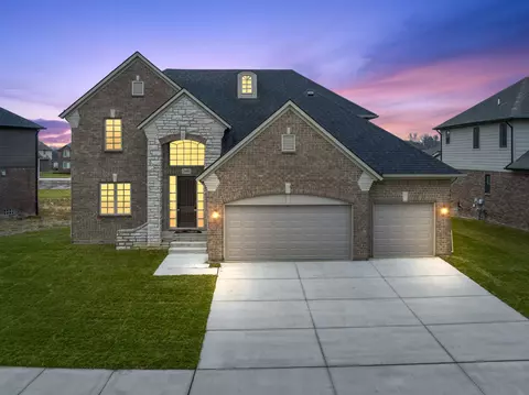 24491 Callaway Dr, Macomb, MI 48042