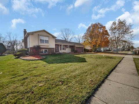 37691 Hillcrest Dr, Wayne, MI 48184 photo 1