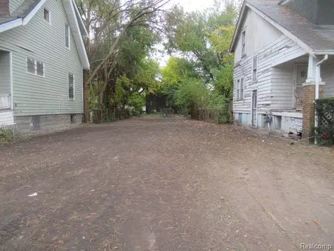 2223 Fullerton St, Detroit, MI 48238