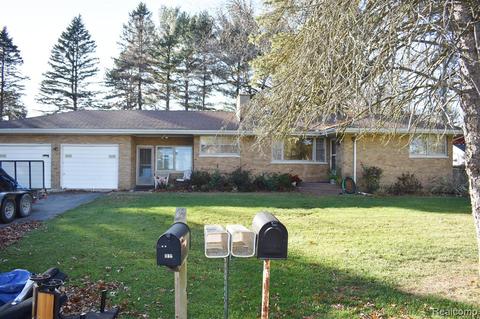 445 Cornell St, Howell, MI 48843 photo 1