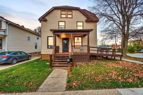 406 S William St, Marine City, MI 48039