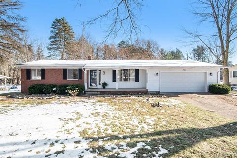 8566 Gallant Fox Trl, Flushing, MI 48433 photo 1