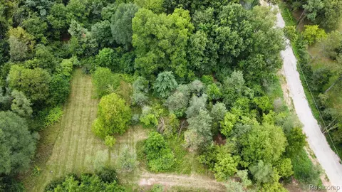 00 Larkins Rd, Brighton, MI 48114