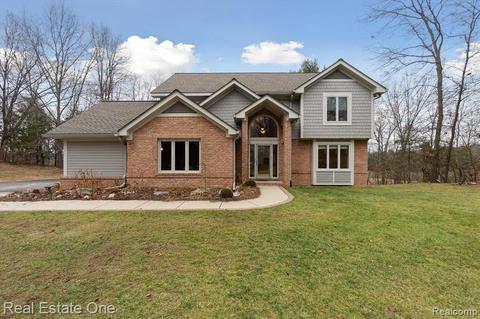 7827 Hammel Rd, Brighton, MI 48116 photo 1
