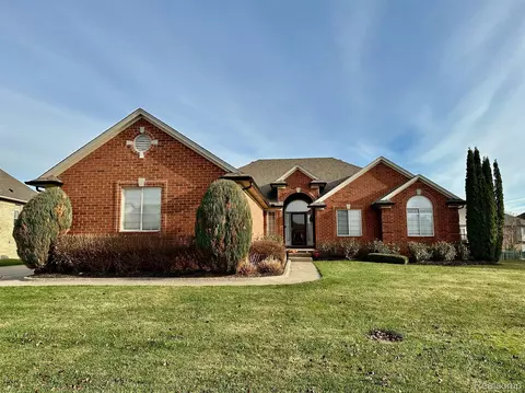 63642 Dover Crt Ct, Washington, MI 48095