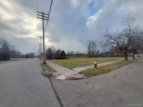 3301 Roosevelt St, Detroit, MI 48208