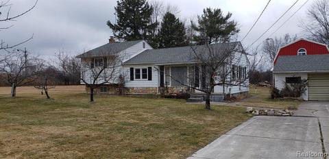23161 Oberliesen St, Clinton Township, MI 48036