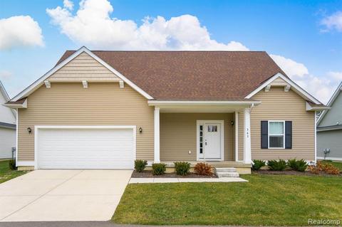 363 Dorchester Dr, Howell, MI 48855