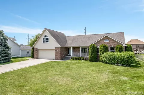 52903 Chesterfield Rd, Chesterfield, MI 48051