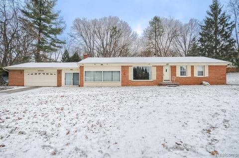 4950 Algonquin Blvd, Clarkston, MI 48348 photo 1