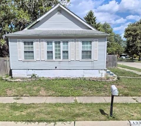 13295 Drake St, Southgate, MI 48195