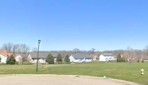 5442 Meadow Crk, Flint, MI 48532