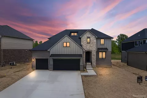 45118 Twin Rivers Dr, Macomb, MI 48044