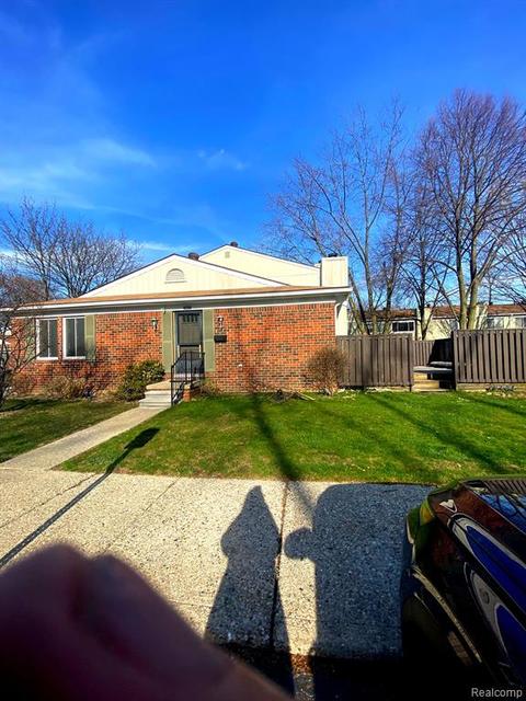 1927 Wickham St, Royal Oak, MI 48073