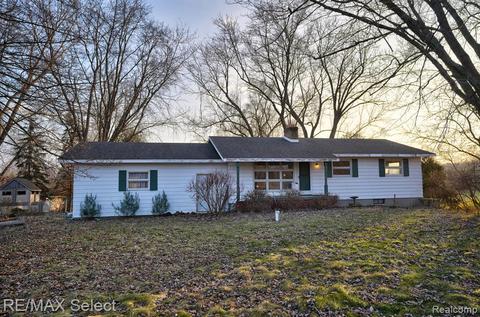 6296 E Carpenter Rd, Flint, MI 48506 photo 1