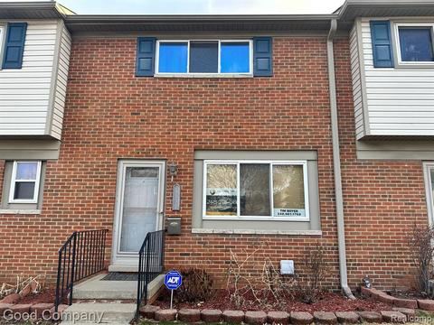 25830 Salem, Roseville, MI 48066