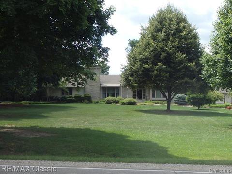 1219 N Dye Rd, Flint, MI 48532 photo 1