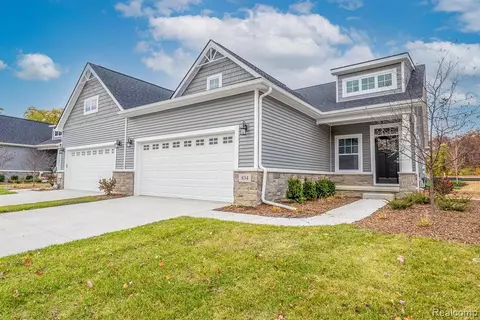 708 Ander Ln #84, White Lake, MI 48386
