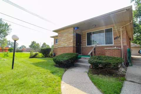 19129 Tracey St, Detroit, MI 48235