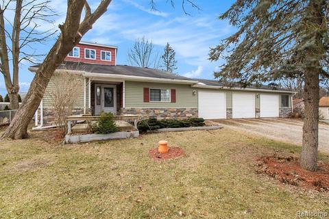 1379 Central Ave, Howell, MI 48843 photo 1