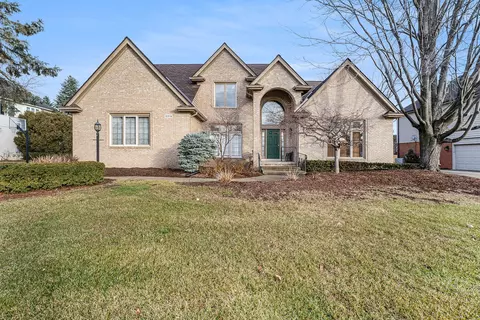 1094 Redding Dr, Troy, MI 48098 photo 1