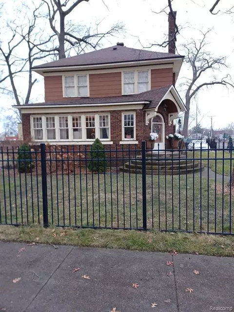 2201 Temple St, Muskegon, MI 49444