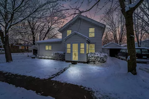 235 W Main St, Pinckney, MI 48169