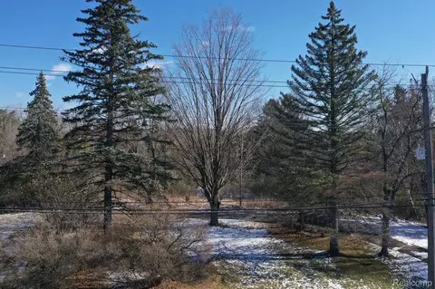 3115 Franklin Rd, Bloomfield, MI 48302